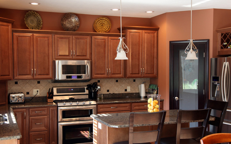 Rich chestnut maple kitchen cabinets